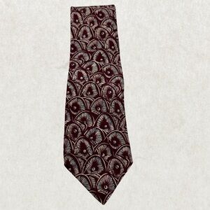 Vintage Club International Silk Tie – 100% Silk, Art Deco Fan Pattern